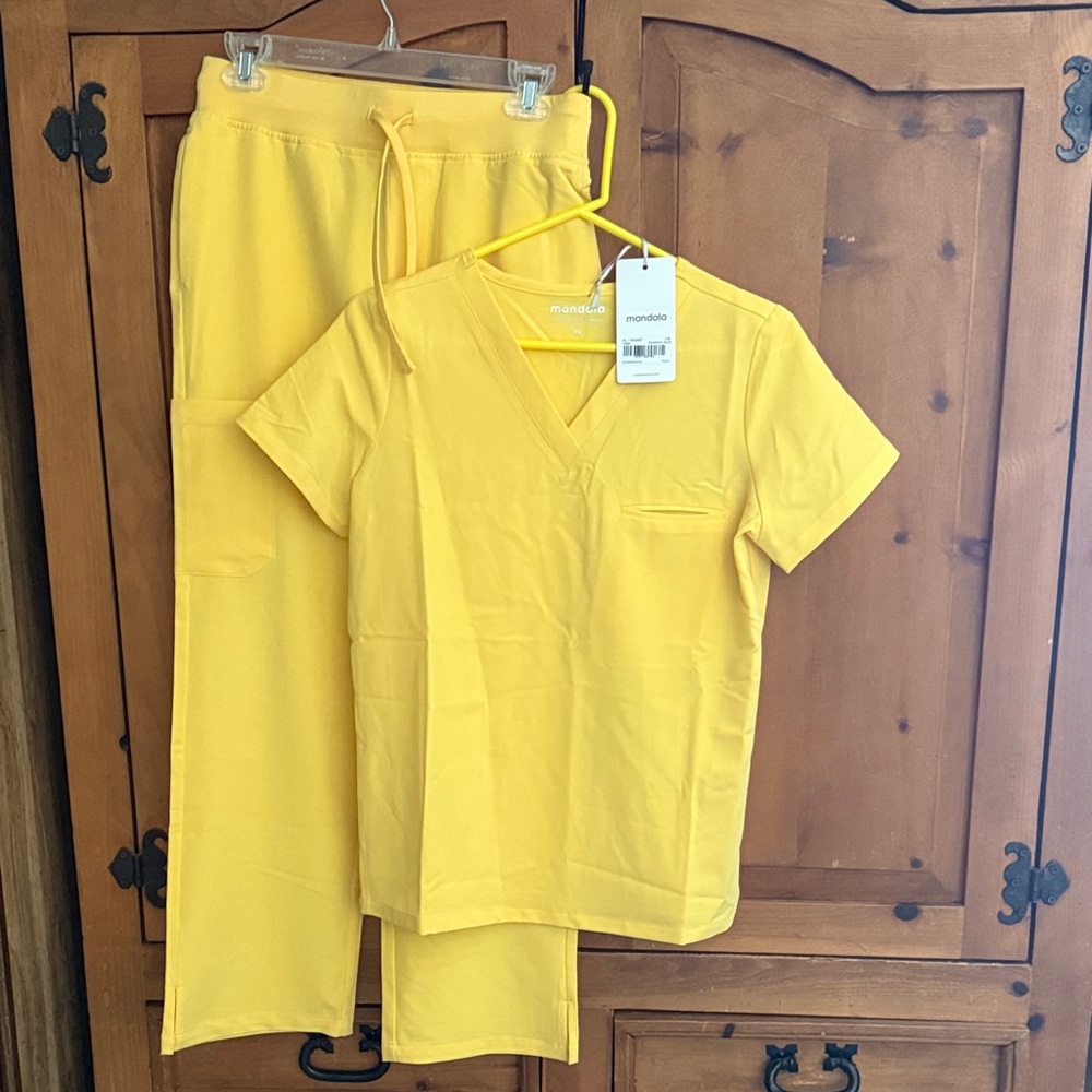 Mandala Samoan Sun Yellow V-Neck Scrub Top